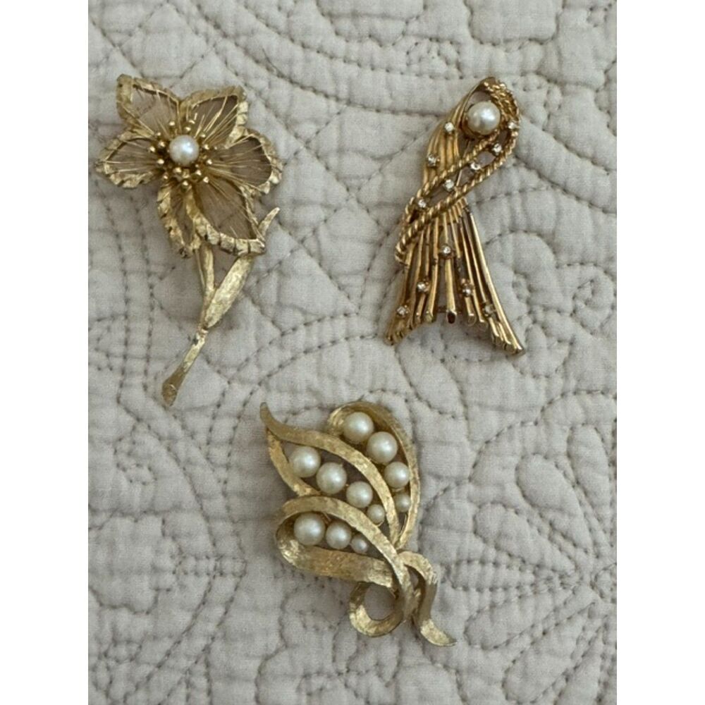 Vintage Pearl Goldtone Broches, Signed Kramer and Brooks.
